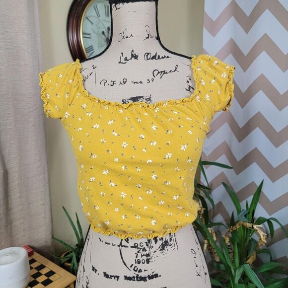 Arizona Jean Company Tops - Arizona Women's White and Yellow Crop-top